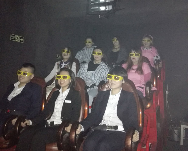 酉陽VR地震小型5D影院